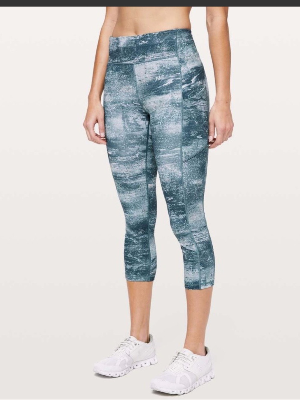 Ladies Lululemon Speed Up Crops - 21" - Picture 1 of 8